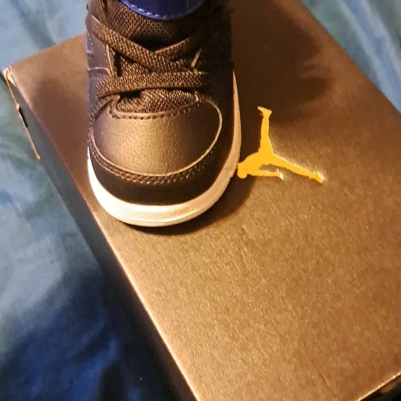 Small - Picture 3 of 3